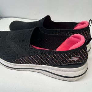 Womens GoWalk Skechers Size 13 wide